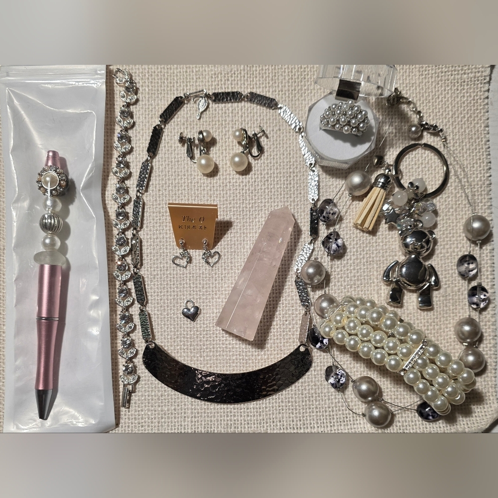 Elegant Silver and Pearl Jewelry Set